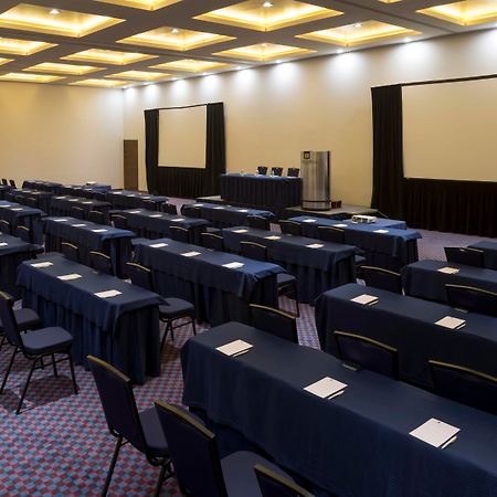Camino Real Pedregal Mexico Hotel Luaran gambar A conference room