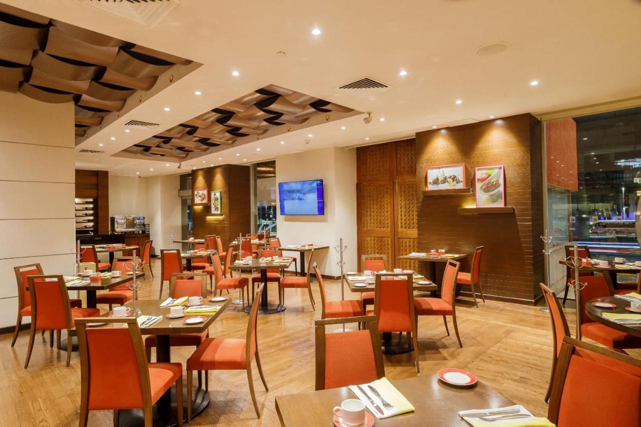 Camino Real Pedregal Mexico Hotel Luaran gambar The interior of the restaurant